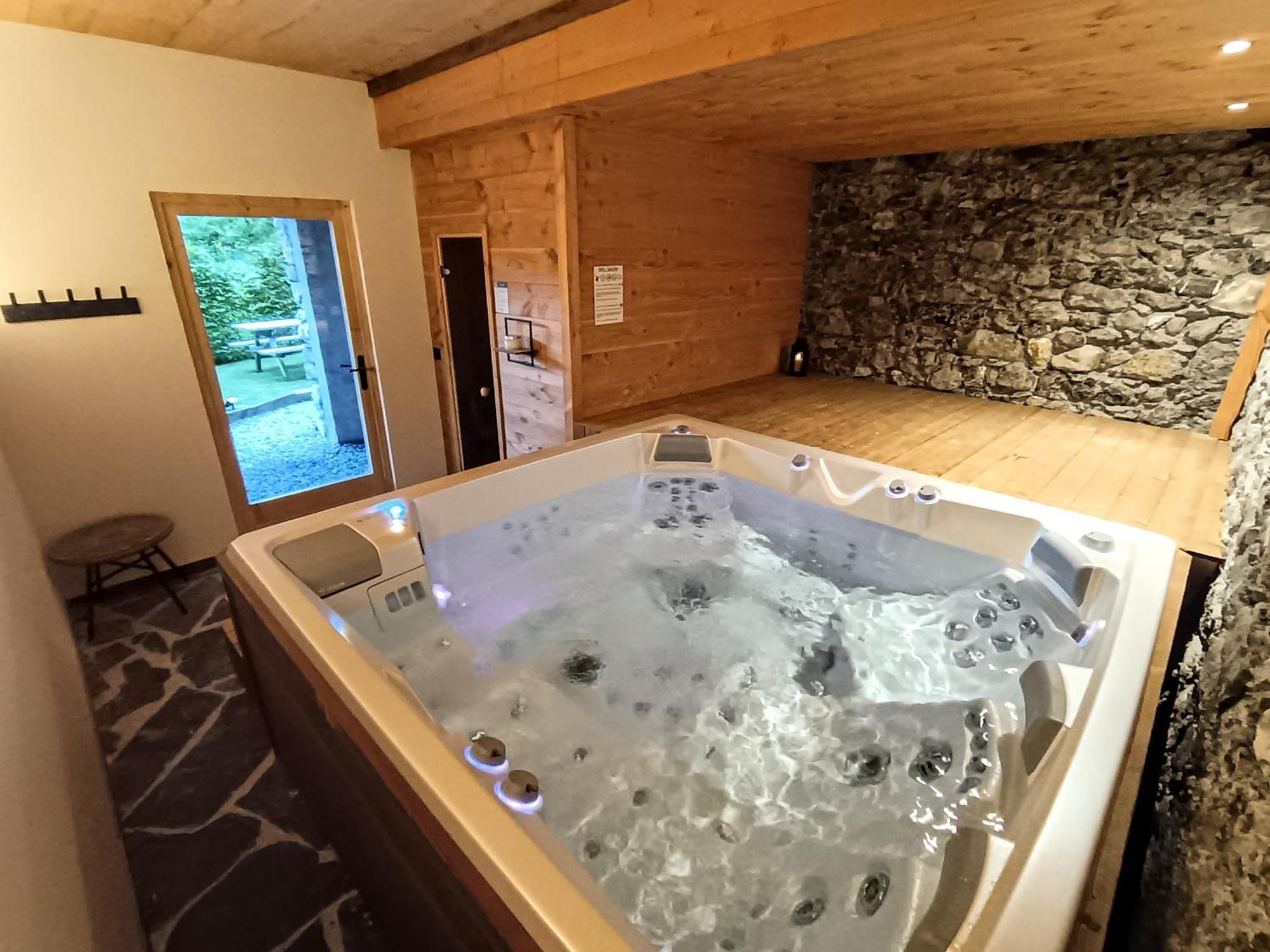 Chez Lucienne, Jacuzzi Et Sauna Samoëns Kültér fotó